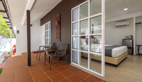 Courtyard Chalet