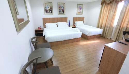 Deluxe Suite