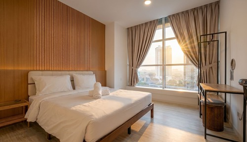Deluxe Suite, Balcony, City View