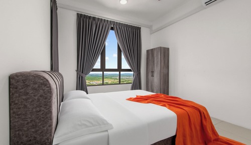 Basic Apartment, 3 Bedrooms, Balcony, City View