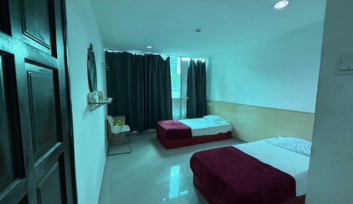 Deluxe Twin Room