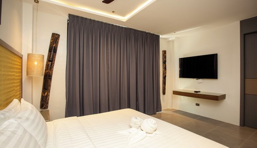 One Bedroom Suite 2B