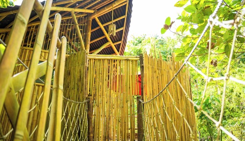 Honeymoon Tree House, River View, Mountainside