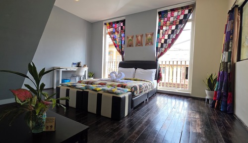 Deluxe Room, Non Smoking, Shared Bathroom