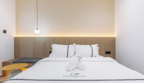 Standard Room, 1 King Bed, Non Smoking