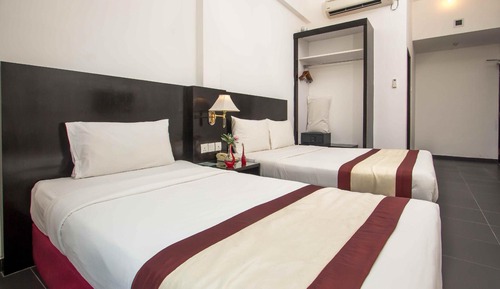 Deluxe Triple Room, City View