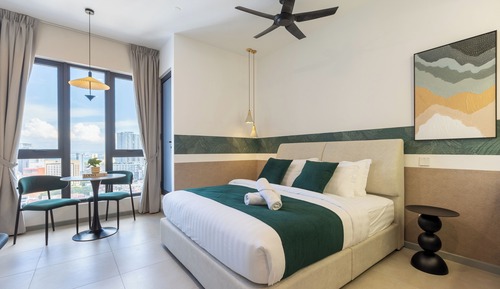 Premium Studio, 1 King Bed, City View