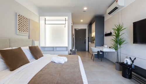 City Studio, 1 King Bed, City View