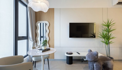 Superior Studio, 1 King Bed, City View