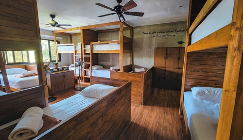 14-Pax Guesthouse