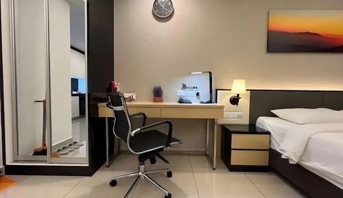 Deluxe King Room