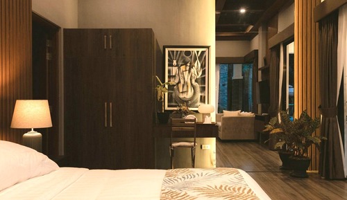 Junior Studio Suite