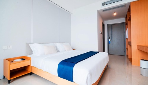 Deluxe King Room