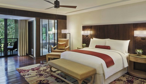 Suite, 1 King Bed, Balcony