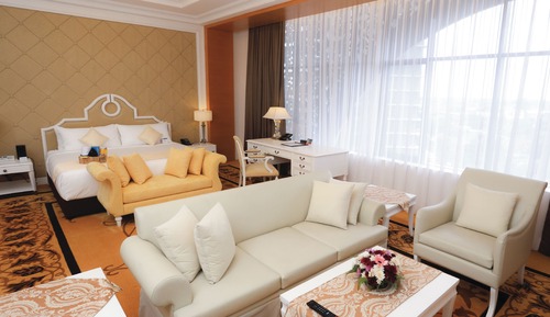 Royal Suite (2-Bedroom)
