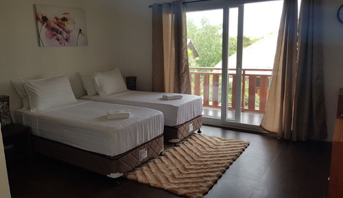 Deluxe Suite, 2 Bedrooms, Pool View