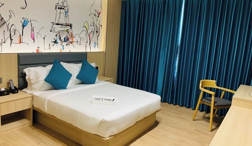 Deluxe Room, 1 Double Bed, City View