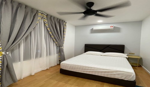 Signature Room, 5 Bedrooms