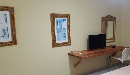 Comfort Room, Pool View