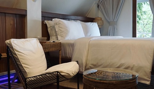 Luxury Single Room, 1 Queen Bed, Beach View, Tower