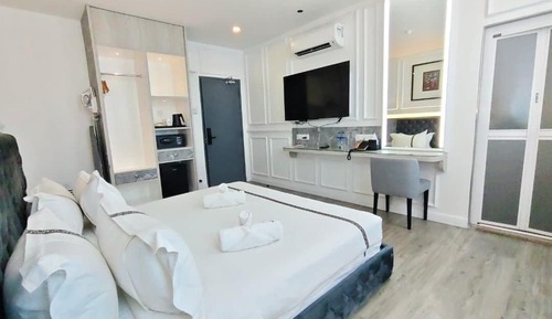 Deluxe Double Room, City View
