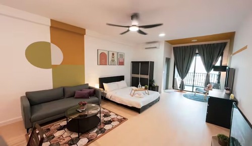 Studio, Balcony