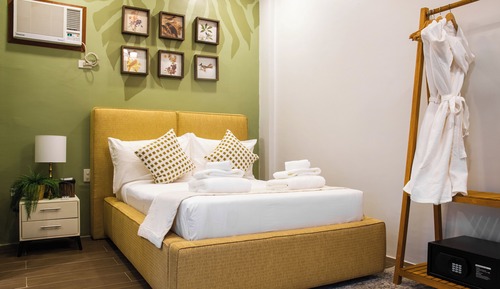Balayan Queen Room