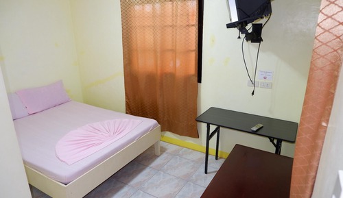 Basic Room, 1 Queen Bed, Balcony