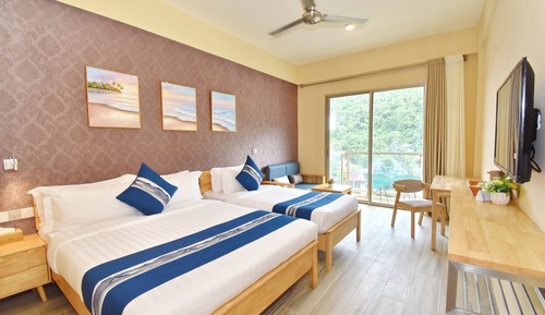 Premier Room, Pool View