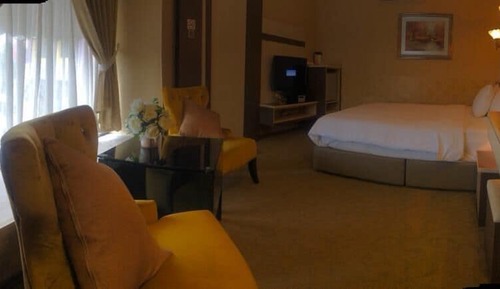 Luxury Room, 1 King Bed