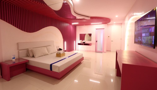 Premier Suite with Private Garage