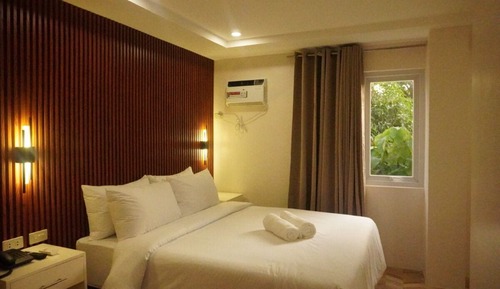 Deluxe Room, 1 Queen Bed, Non Smoking