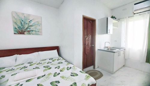Superior Room, 1 King Bed, Kitchenette
