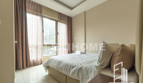 Business Studio Suite, 1 Queen Bed, Non Smoking, Bathtub
