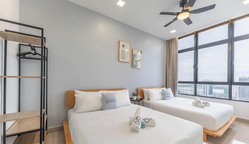 Deluxe Apartment, City View