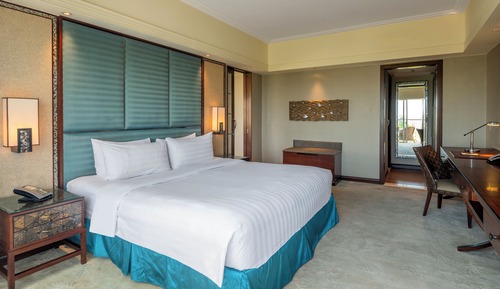 Suite, 1 King Bed (Main Wing Veranda)