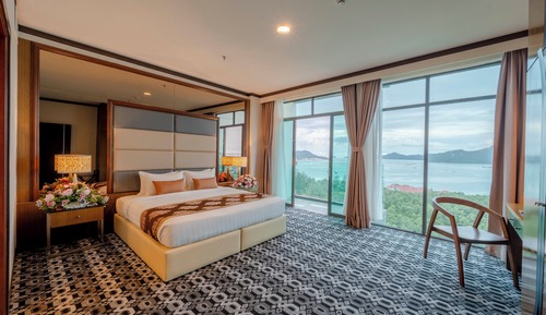 Premier Suite 