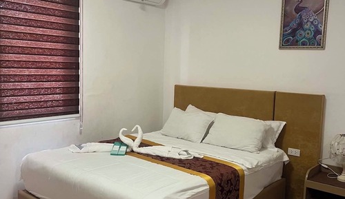 Deluxe Room, 1 Queen Bed, Non Smoking, Pool View
