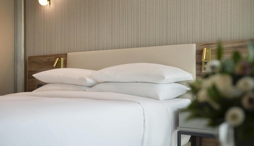 Standard Room, 1 Queen Bed