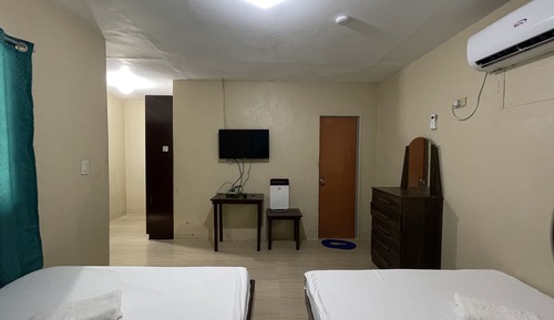 Deluxe Family Room