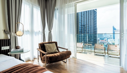 Cozy 3-Bedroom with 4 beds and 1- Living Room Suite