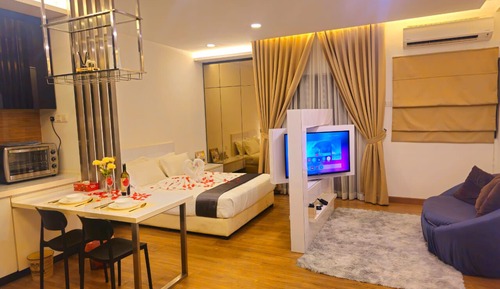 Luxury Condo, 1 Queen Bed, Balcony, City View A5