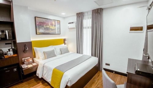 Deluxe Double or Twin Room