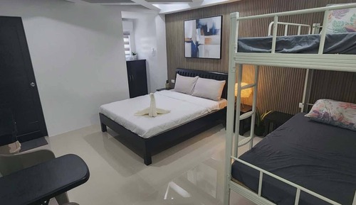  Paris Suites