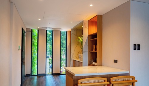 Glass Residence (1-Bedroom Suite - King Bed)