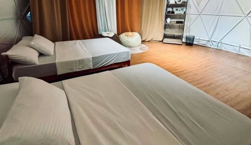 Comfort Tent, 2 Double Beds, Mountain View