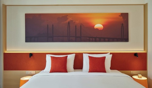 Suite, 1 King Bed (Harris)