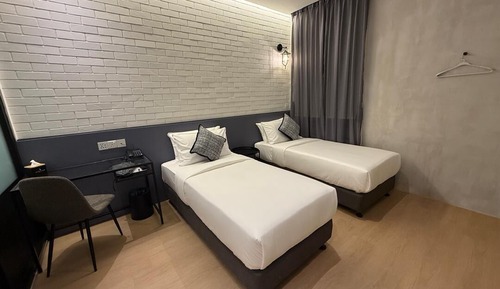 Standard Twin Room