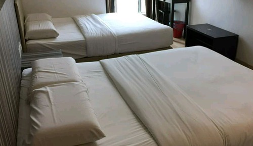 Family Quadruple Room, 2 Queen Beds, City View