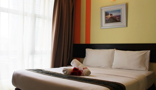 Deluxe With Window